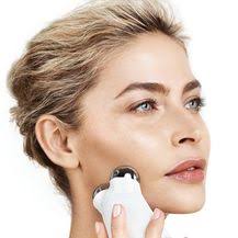 Briše bore kao od šale: Luksuzni beauty gadgeti nove generacije koje želi  svaka žena