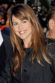 15 Jennifer Garner Hairstyles With Bangs Tips From Her Own Hair Stylist New Old Hairsty Jennifer Garner Hair Hairstyles With Bangs Hairstyles For Thin Hair