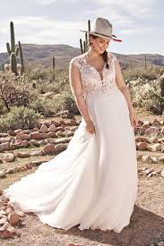 Country western style plus size wedding dresses design. Plus Size Wedding Dress Lillian West