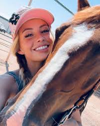 Megan Buckley (@barrelracing.babes) • Instagram photos and videos