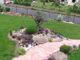 massif moderne jardin idee de massif agencement de jardin exterieur entree de jardin moderne amenagement paysager amenagement jardin olivier jardin moderne