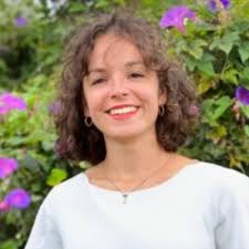 Elsa Stern sur LinkedIn : Ravie d'avoir créé le design de la nouvelle  bouteille "Léa", une…