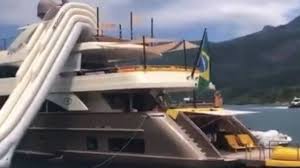 Huck faz passeio de barco com seu amigo joesley. Luciano Huck E Filmado Com A Familia Em Seu Iate De R 30 Milhoes Video Famosos Extra Online