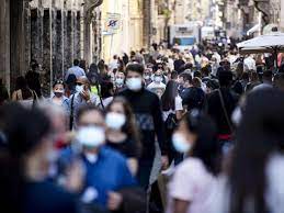 La decisione di non indossare più le mascherina all'aperto è stata presa dal governo in base alle valutazioni del comitato tecnico scientifico (cts), in particolare grazie al notevole calo di contagi agevolato tra le altre cose dall'accelerazione della campagna di vaccinazione contro il coronavirus. Coronavirus Mascherine All Aperto E Regole Per I Vaccinati Quando Finira L Obbligo E Da Cosa Dipende Corriere It