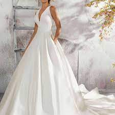 These ball gown wedding dresses are guaranteed to make you feel like a princess as you walk down the aisle on your wedding day. 44 Wedding Dresses With Pockets