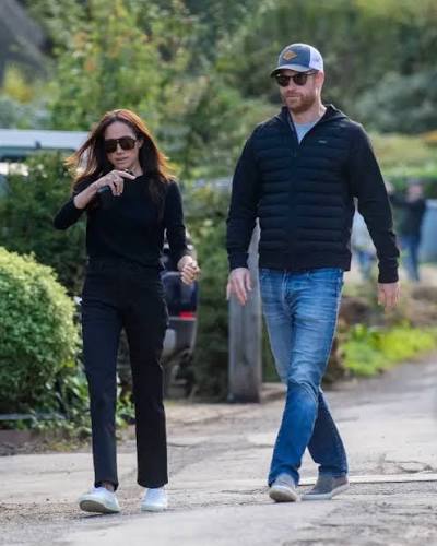 🚨NEW: Prince Harry and Meghan out and about on a lunch date at their local  pub The Falkland Arms in the Cotswolds