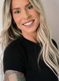 Boho-style photographer for 1st birthday cake smash