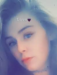 Melissa Walden's Instagram, Twitter & Facebook