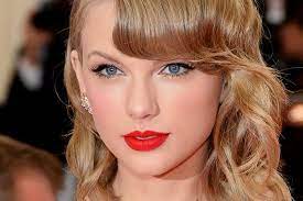 Red hair is sometimes considered the most beautiful hair color of all. Top 15 Sexiest Women Celebs With Nice Blue Eyes