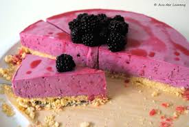 Quark, mascarpone, stärke und orangenschale unterrühren. Brombeer Mascarpone Torte No Bake Aus Der Lameng