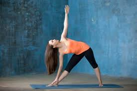 Yoga For Scoliosis With Video Sequences Posturas De Yoga Ejercicios Para Escoliosis Posar