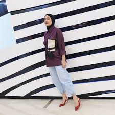 Warna ungu muda mewakili energi dan daya tarik feminin, serta perasaan romantis dan nostalgia. 13 Ide Padu Padan Dengan Outfit Warna Ungu Chic Dan Manis