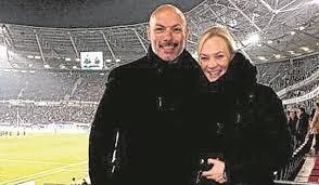 Howard webb — howard melton webb, mbe (* 14. 8apnueyk2xydam