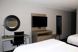 Cable tv is featured in all rooms at la quinta inn & suites joplin. La Quinta Inn Suites Joplin Mo See Discounts