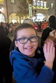 Can lost sunglasses be recovered from water at Disney?