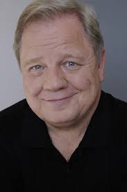 Joe Bays's Instagram, Twitter & Facebook