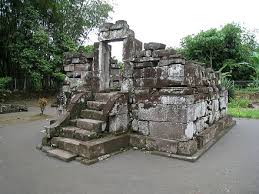Kunjungan ke daerah ngadirejo untuk blusukan ke beberapa candi dan situs saya awali sekitar tahun 2009. Gunung Wukir Wikiwand
