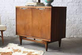 Mr Versatility Kent Coffey The Tableau Mid Century Modern Small Credenza Record Liqour Cabinet U S A 1960 S Liqour Cabinet Credenza Mid Century Modern