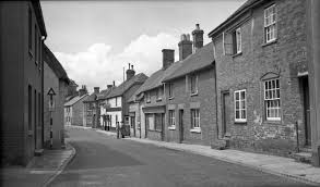 We look forward to welcoming you in our freshly refurbished pub garden. The Fox Corner Of High Street And Bridge Street Overton Hampshire 1949 Street Scenes Hampshire Basingstoke
