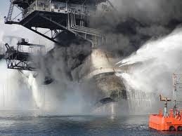 The explosion on the deepwater horizon disaster oil rig on april 20, 2010 resulted in the death of 11 workers and injury to another 17 workers. Deepwater Horizon Oil Rig The First 36 Hours Neatorama Oil Rig Oil Platform Deepwater Horizon
