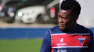 The first or maternal family name is de jesus and the second or paternal family name is ribeiro. Fortaleza Renova Contrato Do Zagueiro Paulao Para 2020 Jogada Diario Do Nordeste