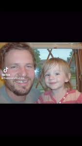 Sarah Brogden's Instagram, Twitter & Facebook