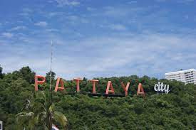 Dari informasi yang kuperolah, pattaya ini berada di pesisir teluk thailand, sekitar 100 km tenggara bangkok di provinisi chonburi. Hari Ke 6 Pattaya Pattaya Beach Wong Amat Beach Walking Street Bali Hai Pier Jejak Kaki