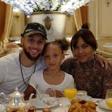 Steph curry's young daughter doesn't understand the golden state warriors' losing streak. Bonjour Steph Curry Shares Adorable Family Pics All The Way From Paris