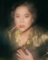 Delia Chase's Instagram, Twitter & Facebook