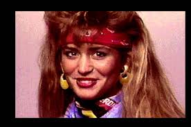 Laura Longfellow's Instagram, Twitter & Facebook