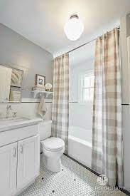 Pin By Arquitrecos Blog On Banheiros Small Farmhouse Bathroom Small Bathroom Remodel Bathroom Makeover