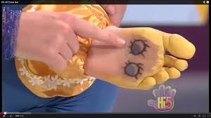 Emma Nowells Feet << wikiFeet