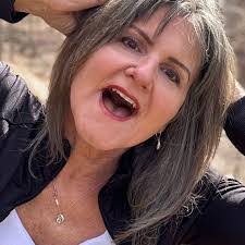 Teresa Burkett's Instagram, Twitter & Facebook