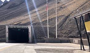 You can also cross the border from chile to argentina. Cristo Rendentor Tunnel Argentina Chile Duran Electronica Eng