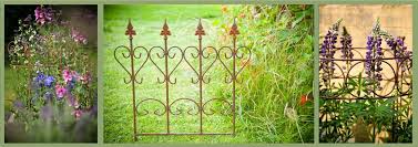 Unsere verzinkten rankgitter aus metall sind rostfrei, stabil und eine schöne gartendeko. Rankgitter Und Rankgeruste Rankgitter Aus Metall Kaufen