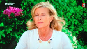 Que tous les parents d'ados qui se la jouent un peu trop rebelles et. Claire Chazal Etait Tres Mal A L Aise Blog Des Arts