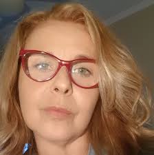 O Voluma, o Volift e o Volbella são as três apresentações de ácido  hialurônico existentes, com diferentes graus de densidade do produto. O  Voluma é muito utilizado para restaurar o volume da