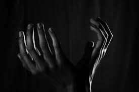 Vous bénéficiez d'un droit d'accès et de rectification de vos données personnelles, ainsi que celui d'en demander l'effacement dans les. Mains Symbolique Causes Psychosomatiques Et Emotionnelles