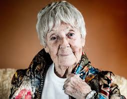 De uitreiking vond plaats op buitenplaats oostergeest in warmond tijdens de jaarlijkse buitenlessen voor kinderen van basisschool de buitenplaats. Jo Leemans 88 Ik Klaag Niet Ik Draag Het Nieuwsblad Mobile