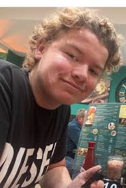 Can you lovely clever people add some Christmas bling and joy around my  grandchildren please ? I'd be so very greatful. Thank you 🎄🎁👼