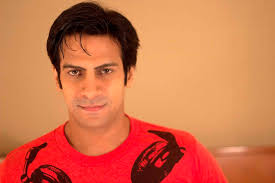 Sushant Singh Rajput Advises Karan Mehra On How To Be A Detective!