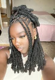 Danielle Malcolm's Instagram, Twitter & Facebook