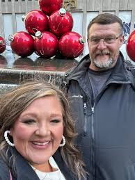 Can someone turn this into a Christmas picture?