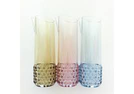 Ils éblouissent particulièrement par leurs coloris intenses kartell entra dans l'ère des meubles en plastique avec la chaise pour enfant k4999. Jellies Family Kartell Carafe Milia Shop