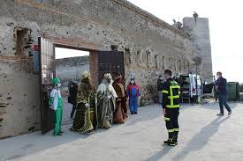 Los Reyes Magos Visitan El Castillo Sohail De Fuengirola Revista Lugar De Encuentro