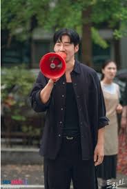TRY～僕たちは奇跡になる～」ユン・ゲサンが無断離脱したキム・ヨハンに拡声器で大声呼びかけ（場面写真3点） - ナビコン・ニュース