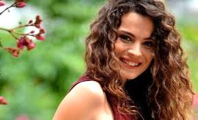 Aslı Bekiroğlu fotoğraflarını ifşa edenler için harekete geçti: Hepinize  dava açtım HD phone wallpaper