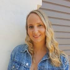 Katy Holliday's Instagram, Twitter & Facebook