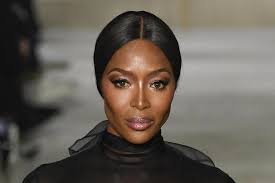 Naomi campbell shared the image on twitter and instagram, writing: Z3ppqe8f 40zom