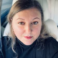 ○Teilen ○Kommentieren ○Freunde markieren ○Follower werden Die Gewinnerin  wird am Sonntag, 3.11.24 per Zufallsprinzip ausgelost und bekannt gegeben!  Ich wünsche euch viel Glück und freu mich riesig, wenn gaaaaanz viele  mitmachen! Eure